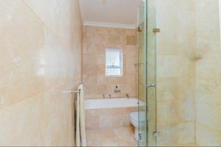 To Let 2 Bedroom Property for Rent in Fresnaye Western Cape